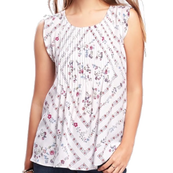 Old Navy Tops - Old Navy Floral Flutter Sleeve Top [Size: XXL]